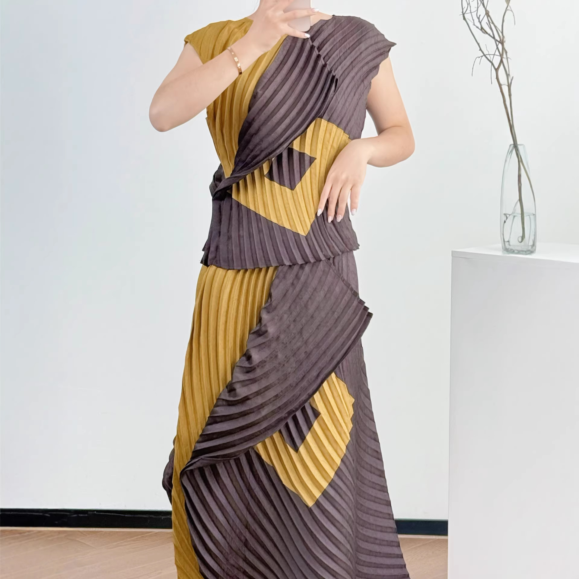 Miyake Pleated Color Block T-S - Summer Clothing Vacation ulasan dan harga